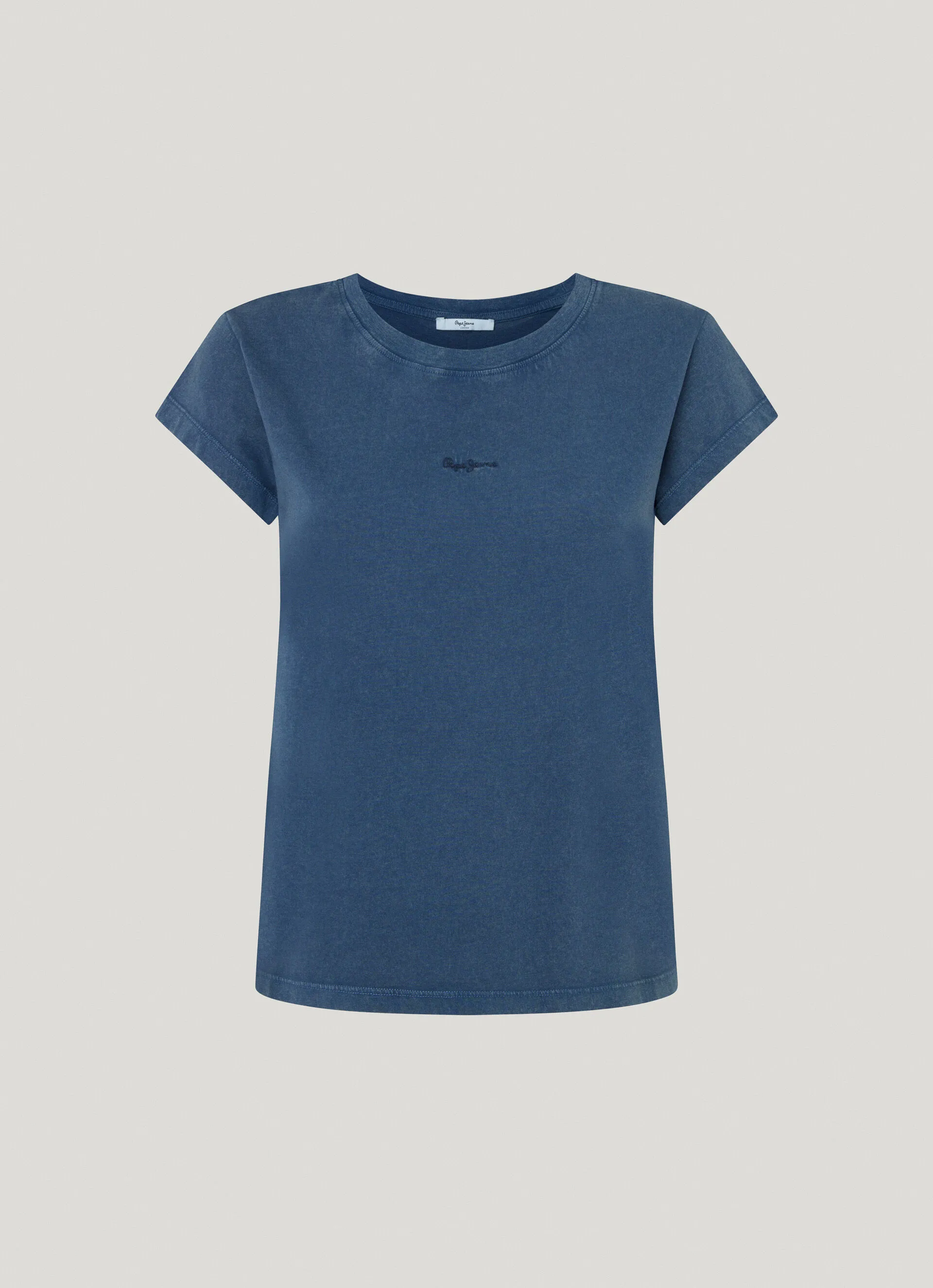 camiseta logo bordado
