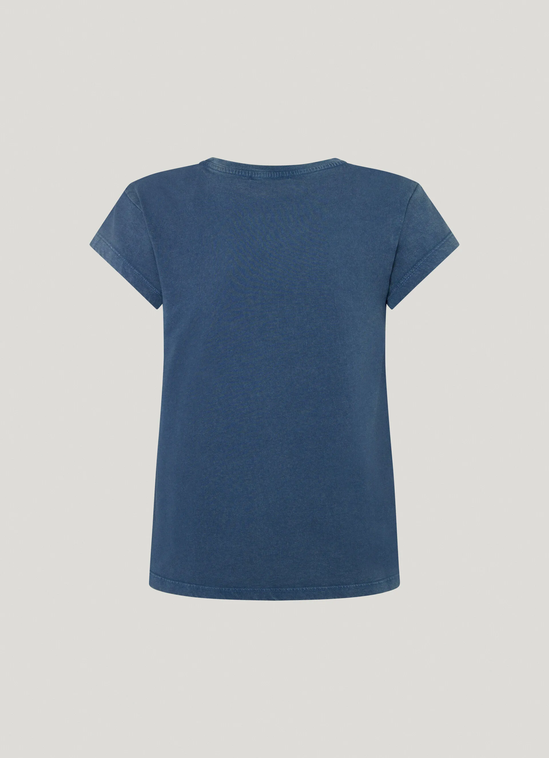 camiseta logo bordado